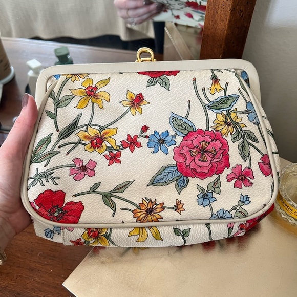 Vintage Almondo Floral Clutch - Picture 6 of 6